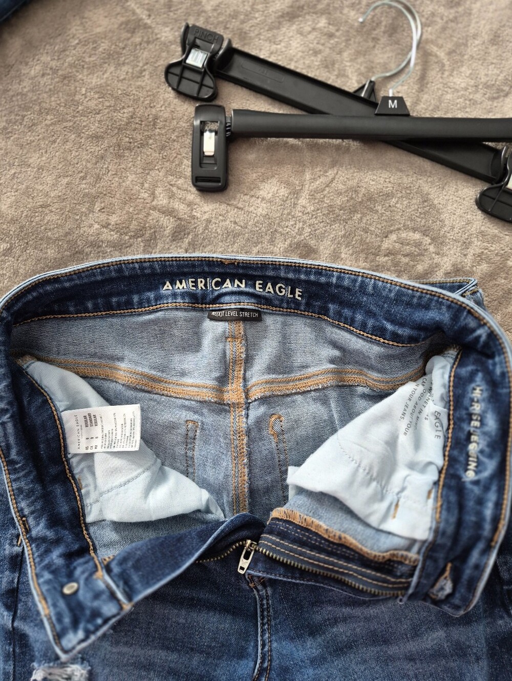 American Eagle High Rise Distressed Jeans - Picture 3 of 5